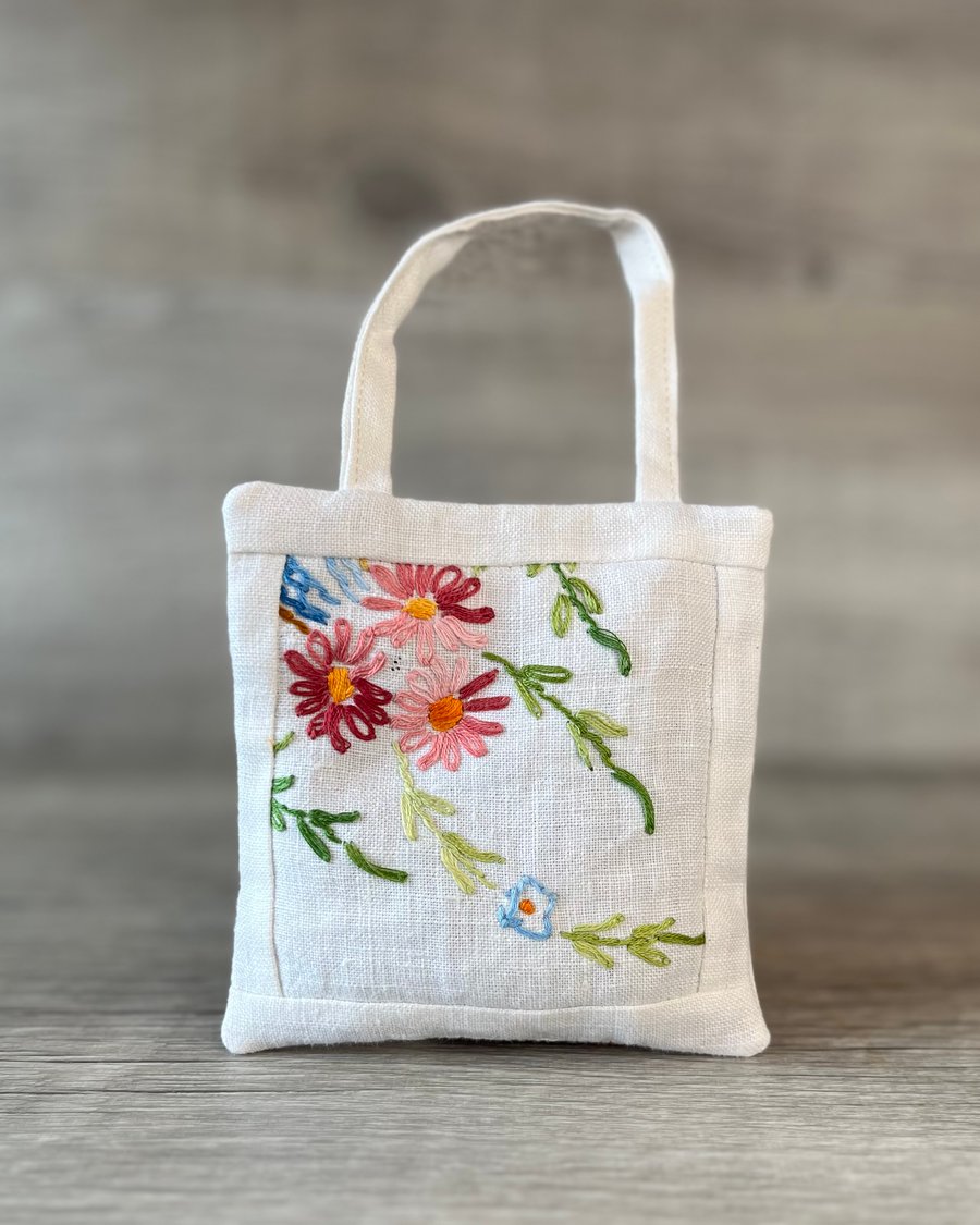 Vintage Floral Embroidered Linen Lavender Bag
