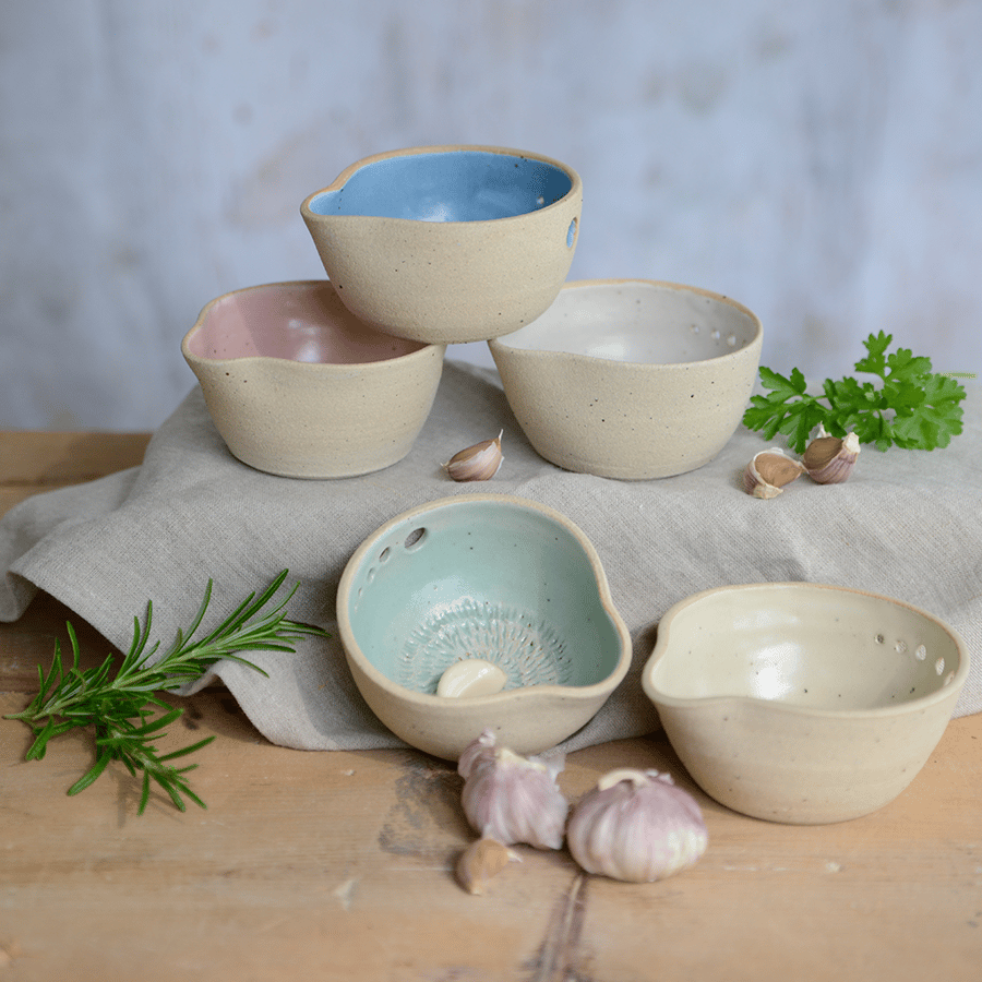 Herb Shredder and Garlic Grater Bowl in Pastel Colours