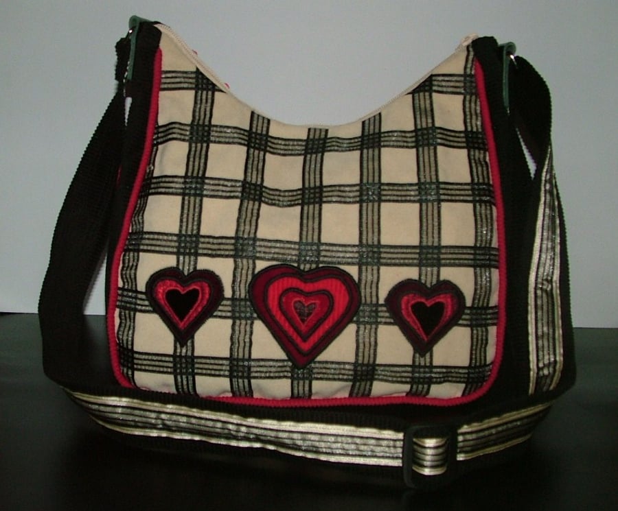  Cream, Black  & Red checked Heart Handbag