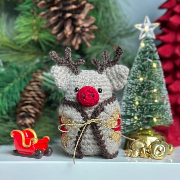 Rudolph Piggy in a Blanket