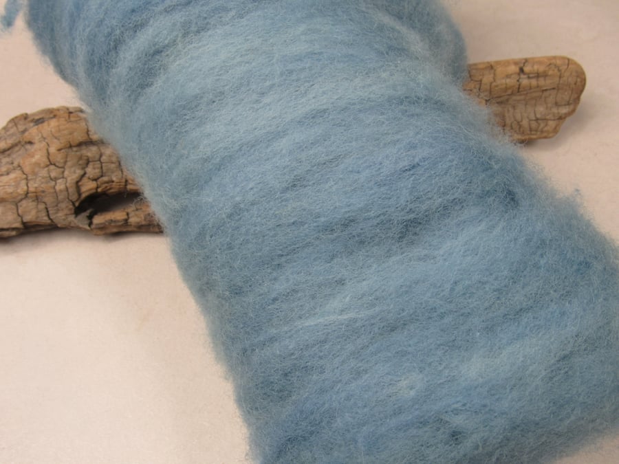 10g Naturally Dyed Light Indigo Blue Llanwenog Felting Wool