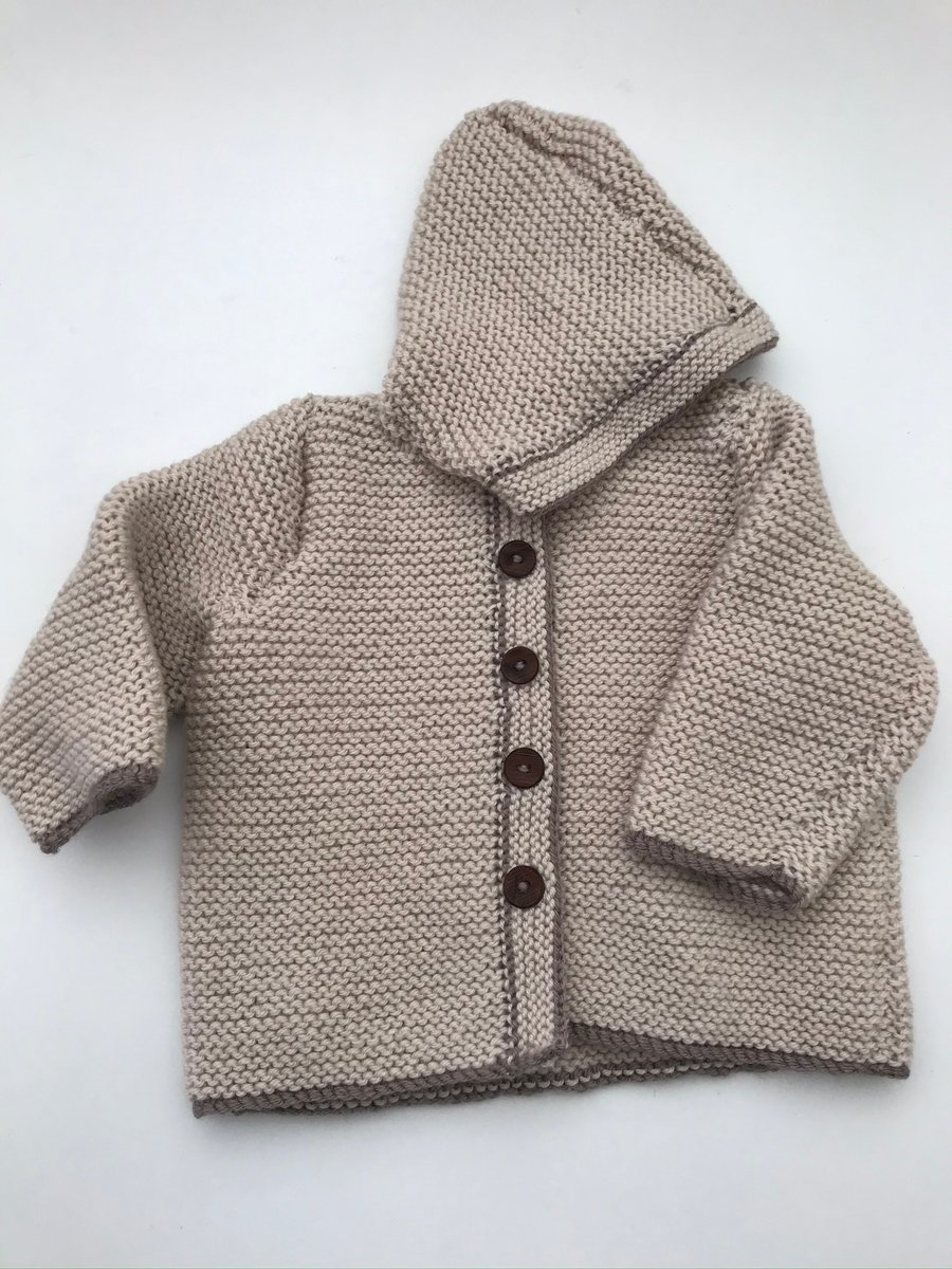 Hooded jacket with contrast trim