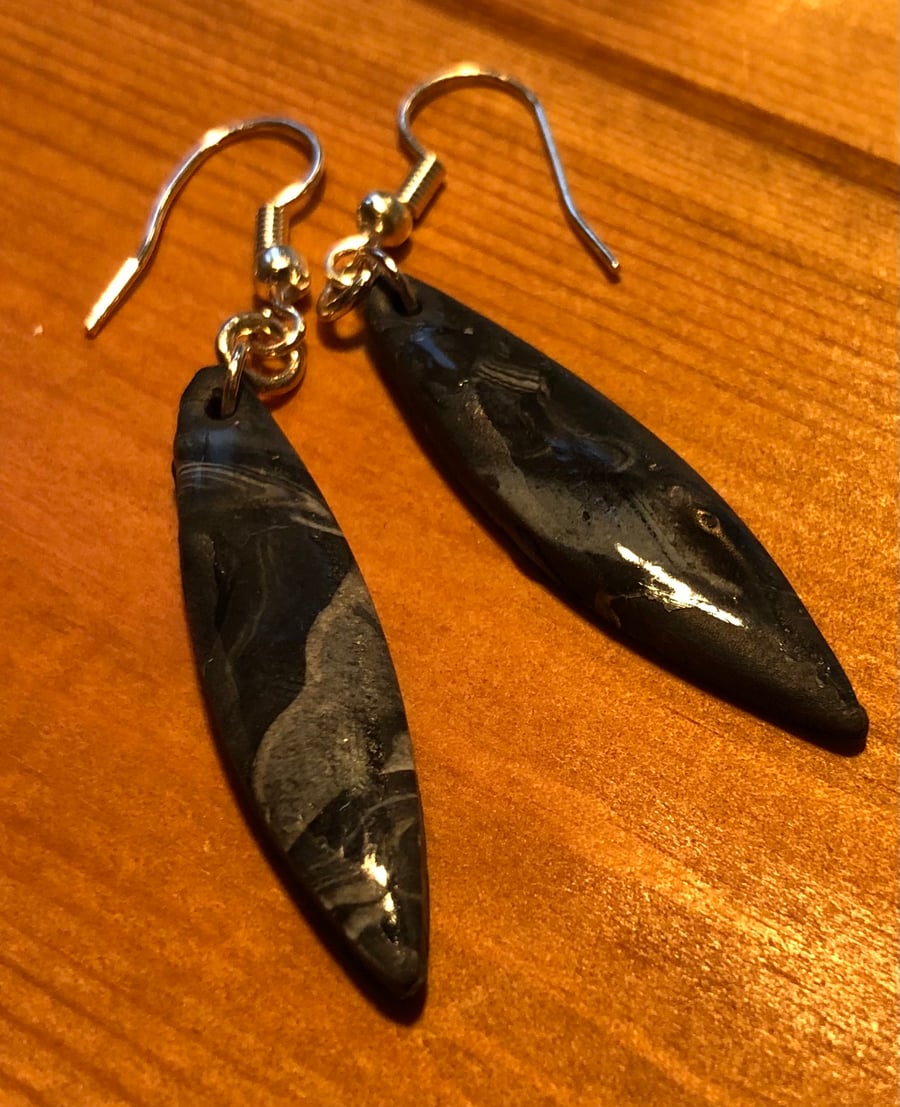 Black shards earrings