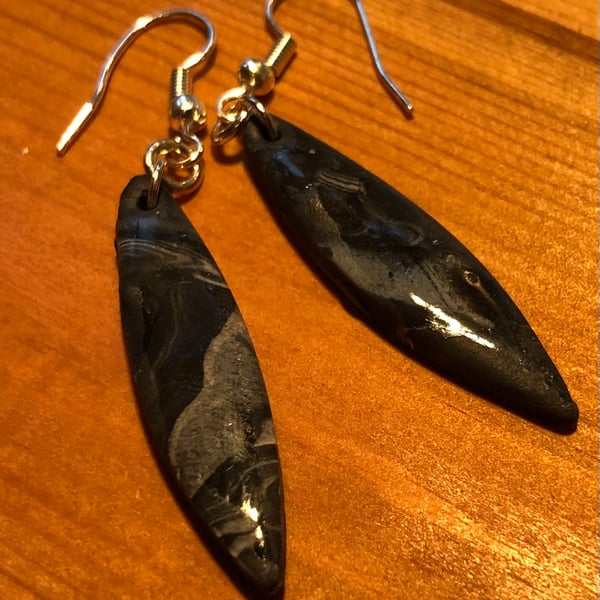 Black shards earrings