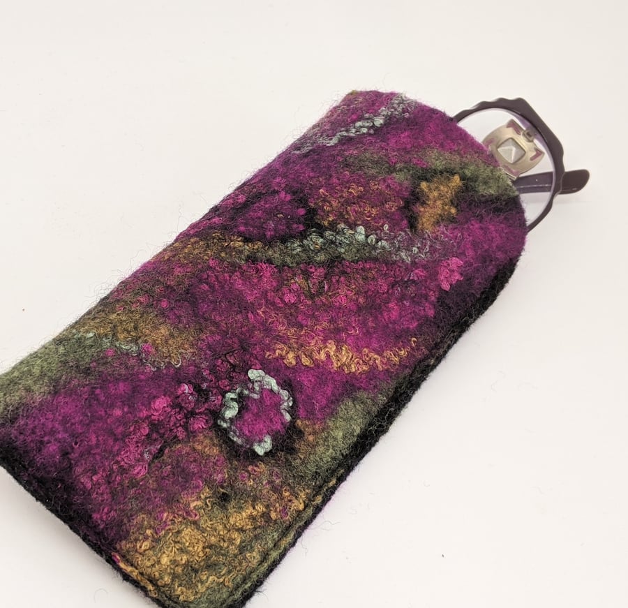 Glasses case: felted wool