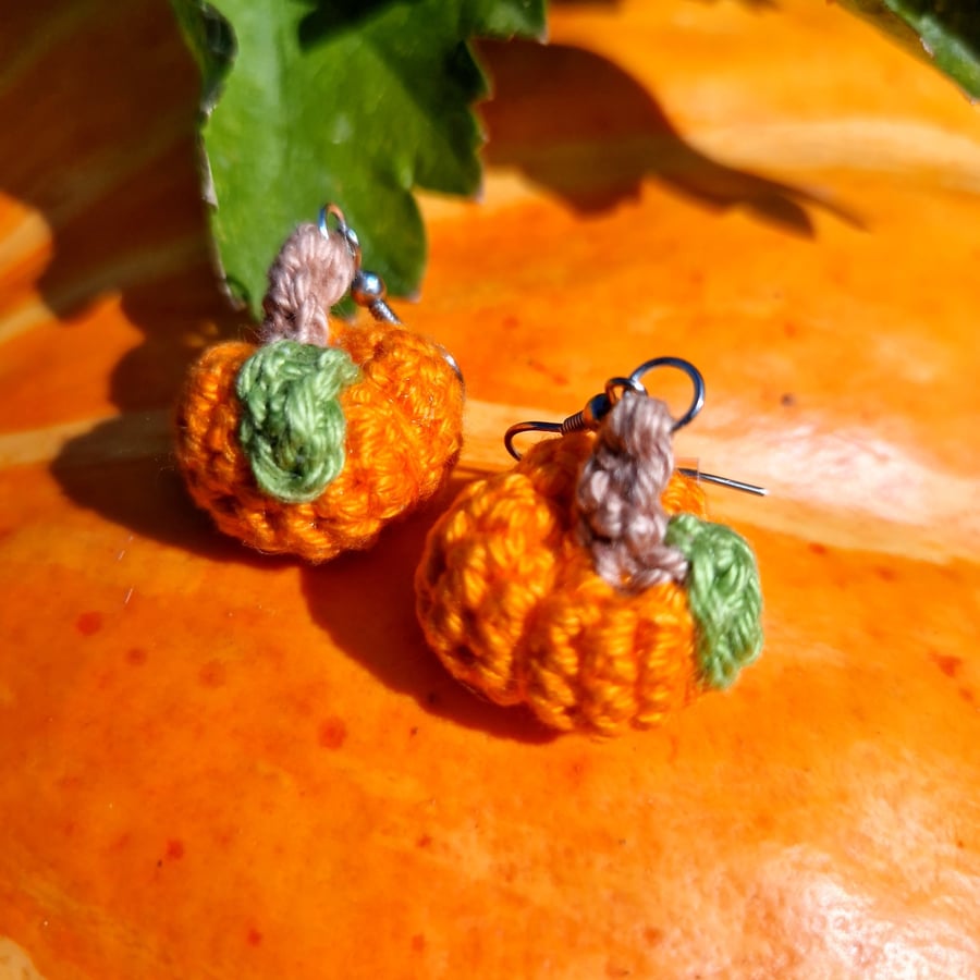 Pumpkin earrings, Autumn earrings, Halloween jewellery, Orange jewellery 