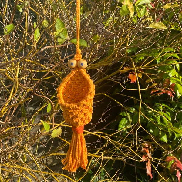 Macrame Martian wall hanger 