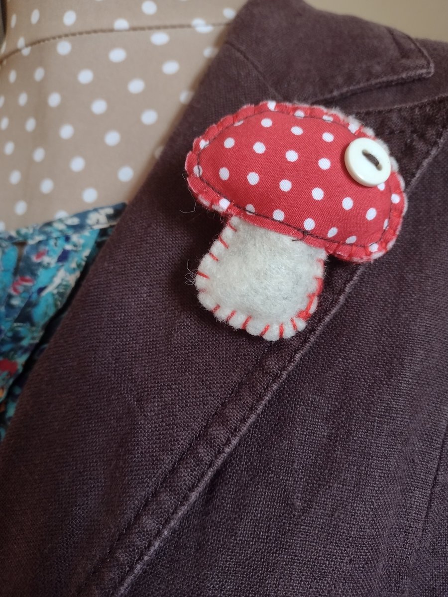 Felt and Fabric Toadstool Brooch –  Fairy Folk Accessory