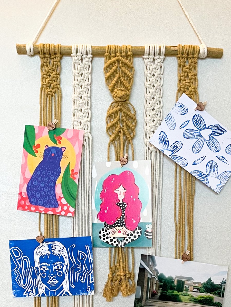 Macrame photo hanger