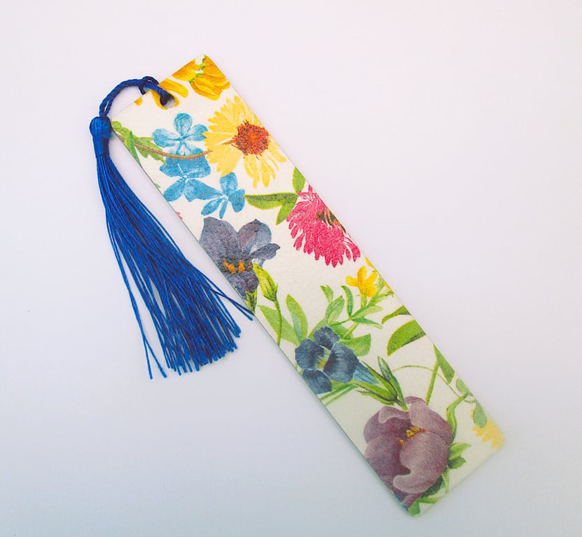 Summer flowers wood decoupage bookmark with tassel