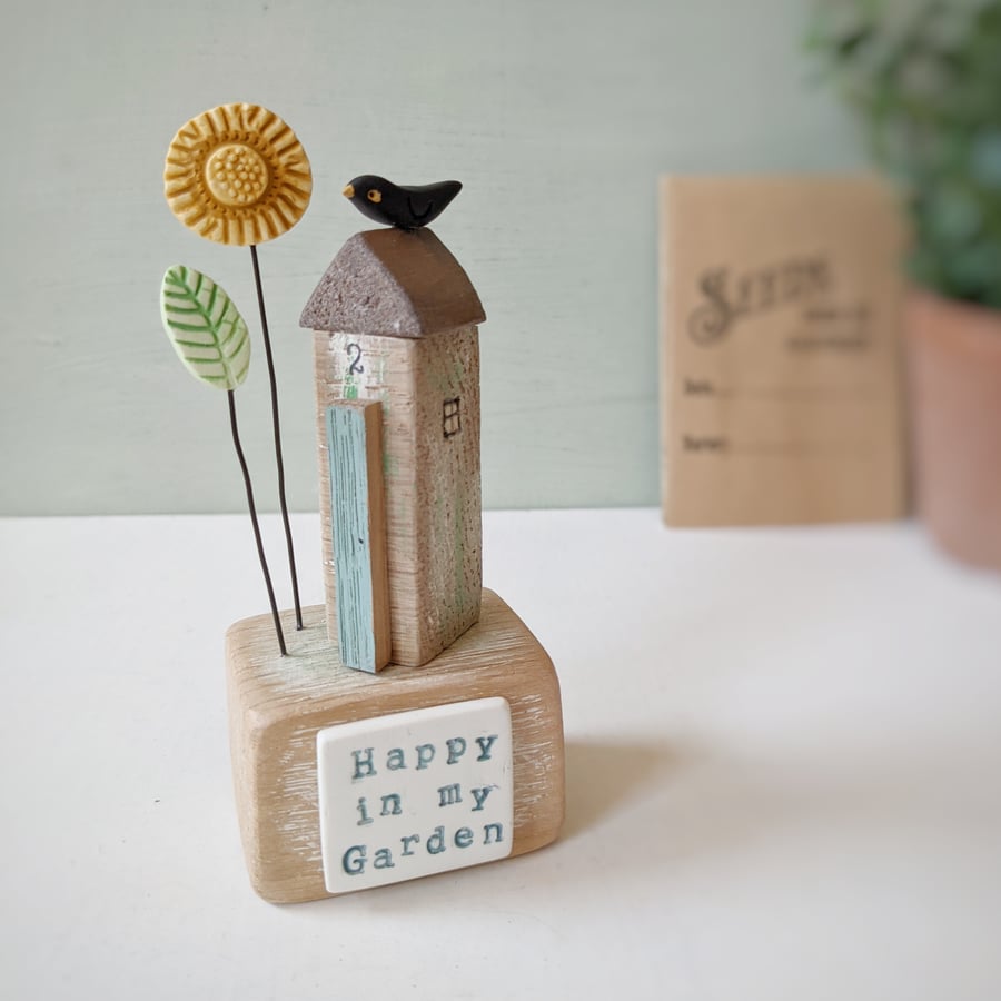  Little Garden Shed with Sunflower 'Happy in my Garden'