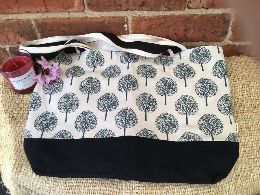 Black Mulberry Trees Organiser Shopping Bag