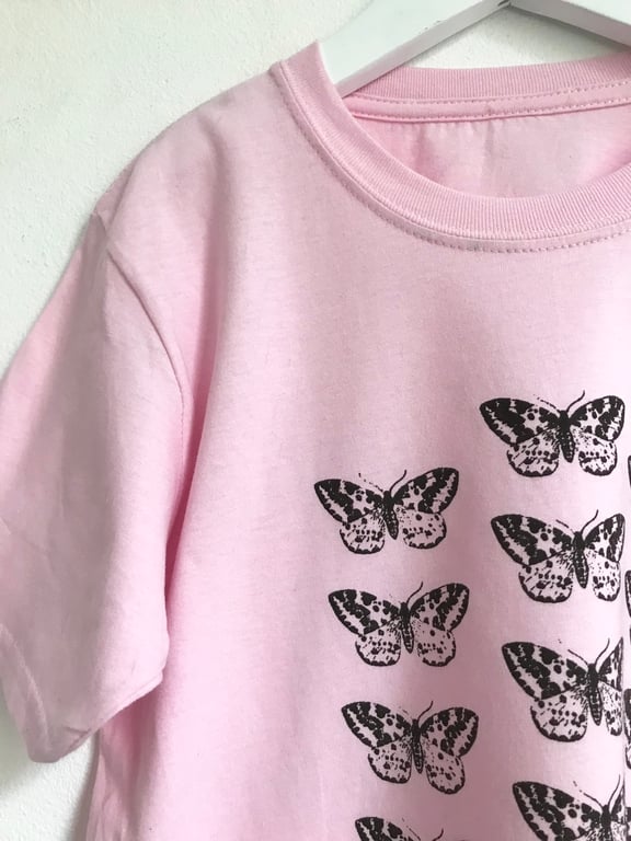 Moths Children light pink cotton printed T Shirt size 9-11 years