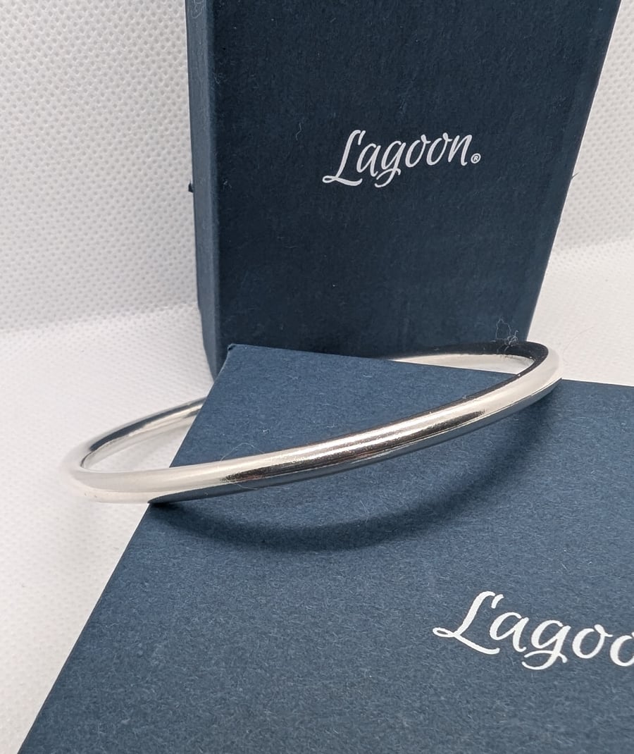 Recycled Sterling silver bangle, medium size, chunky