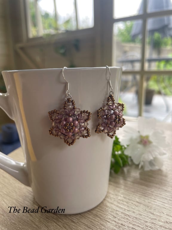 Big flower earrings 