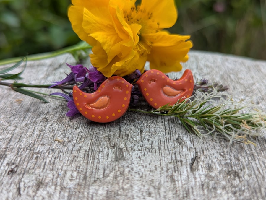 Orange bird stud earrings 