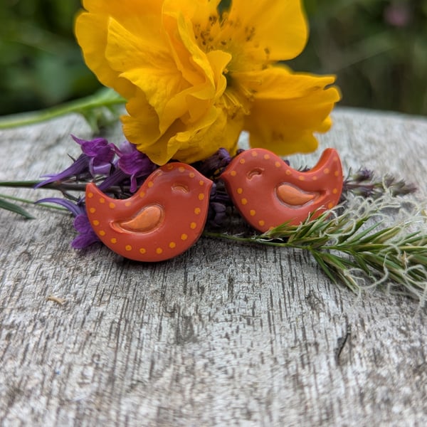 Orange bird stud earrings 