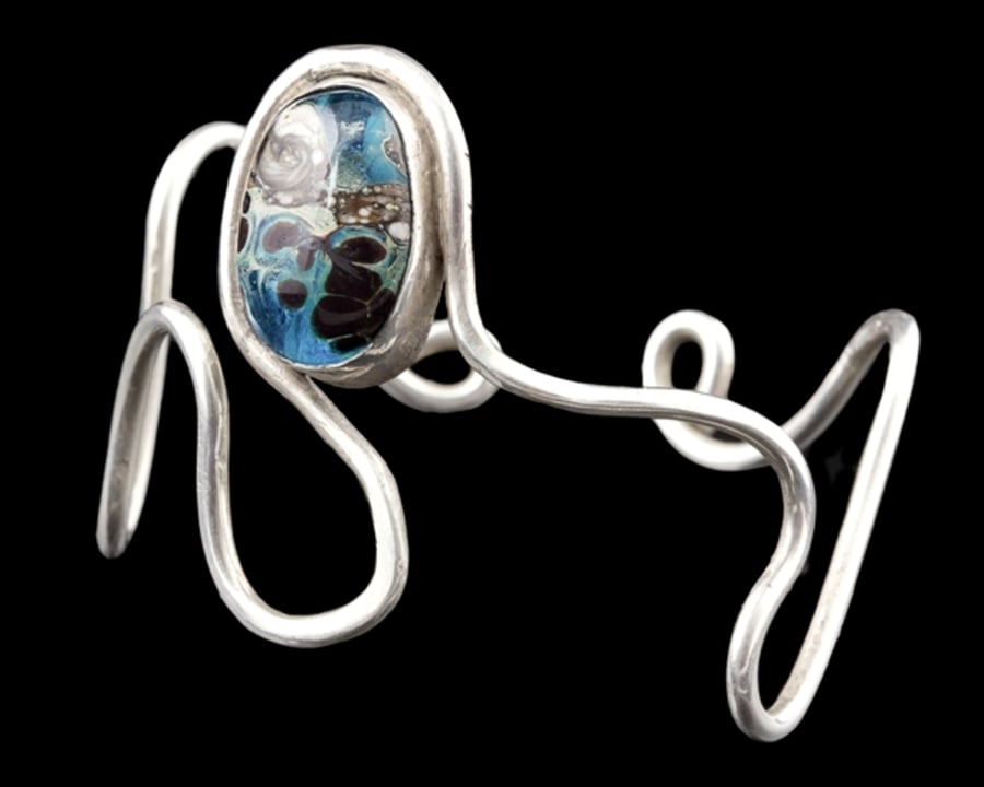 Sterling Silver Estuary Bangle set with hand made glass bead