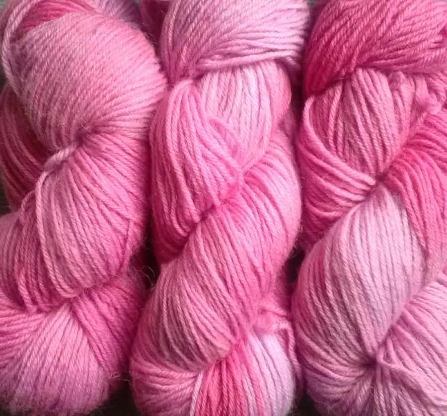 SPECIALS! 160g Hand-dyed WOOL DK Pink Flamingo