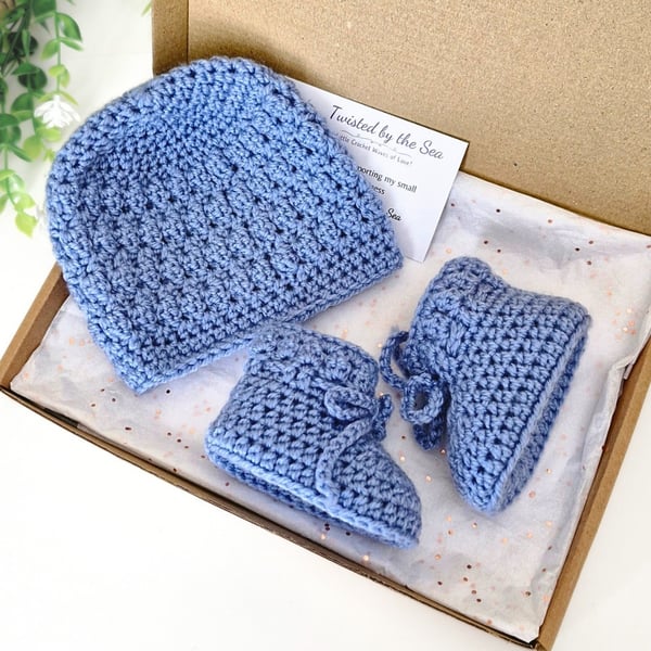 Handmade Crochet Baby Hat and Booties Set - Newborn Baby Gift 
