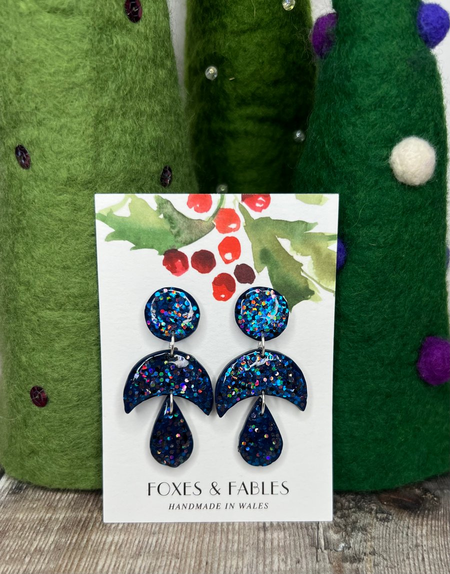 Sparkly blue dangle earrings 