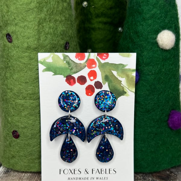 Sparkly blue dangle earrings 