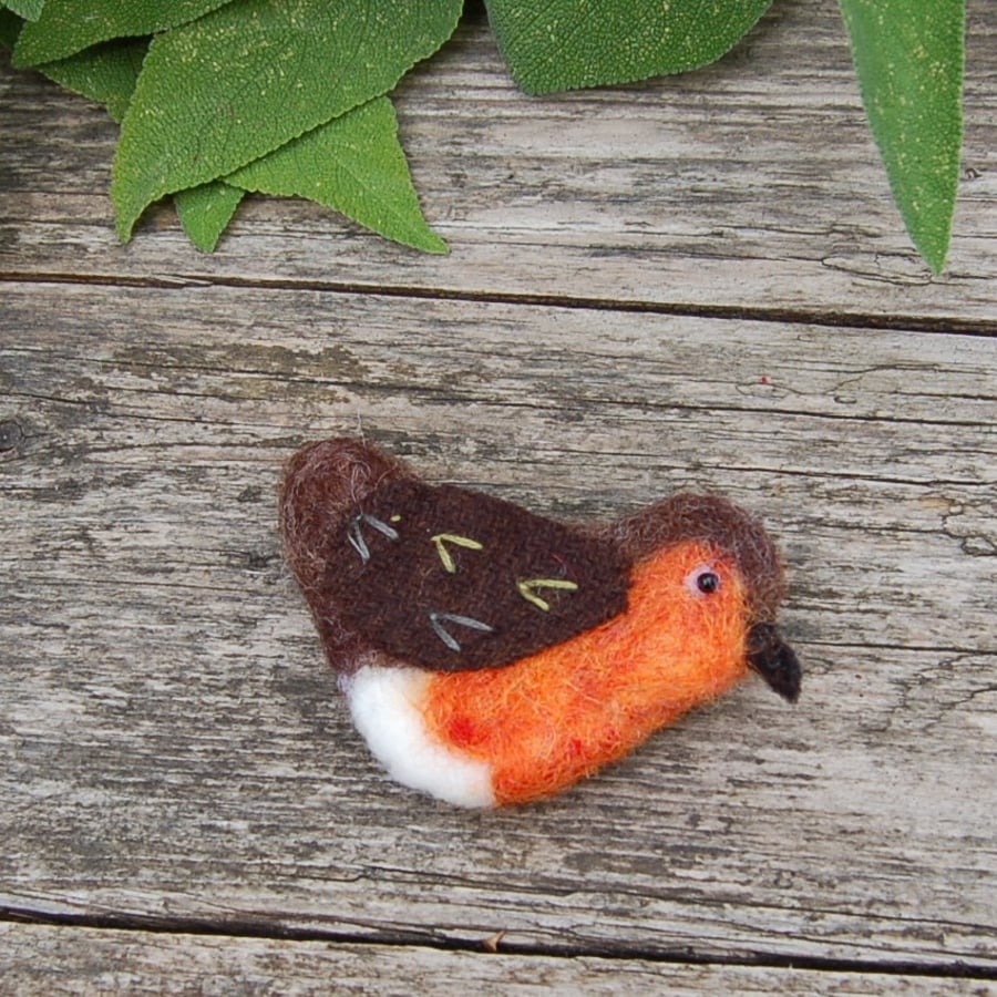 Robin pin, Brooch or badge, , needle felt, wool art.   
