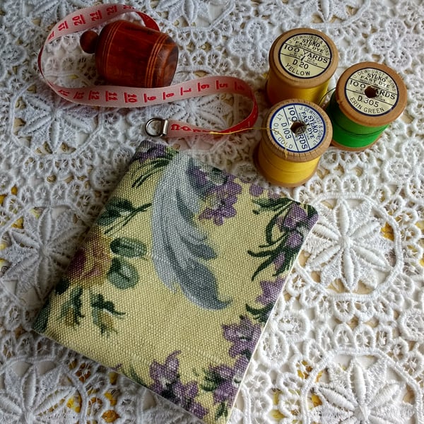 "Joyce" needle case