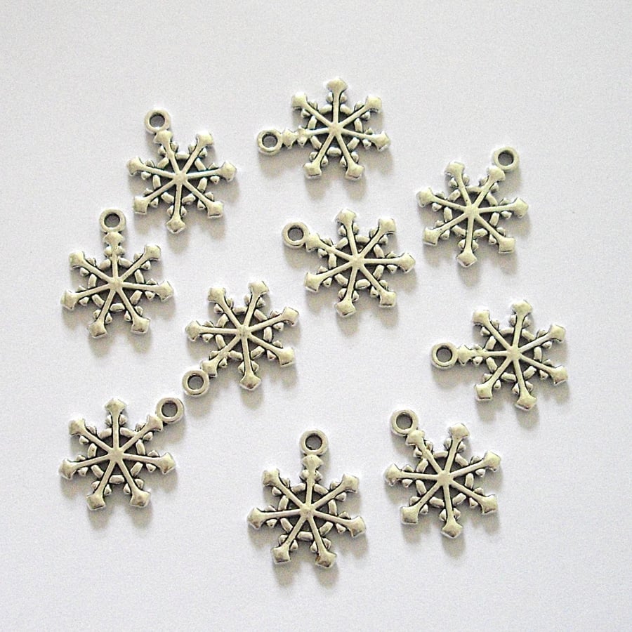 10 x Snowflake Charms