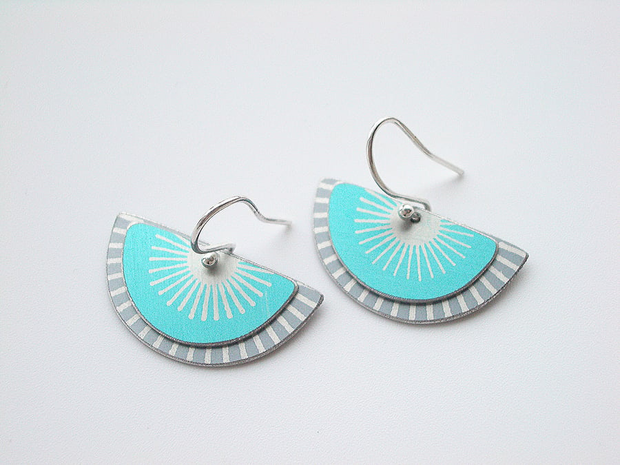 Fan earrings in grey and turquoise with sunburst pattern