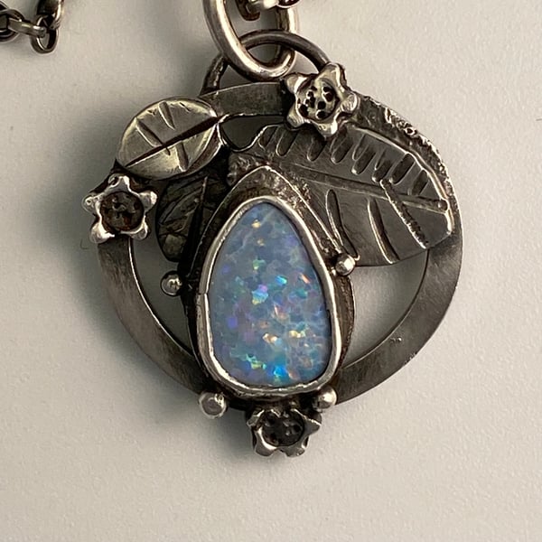 Opal floral round pendant