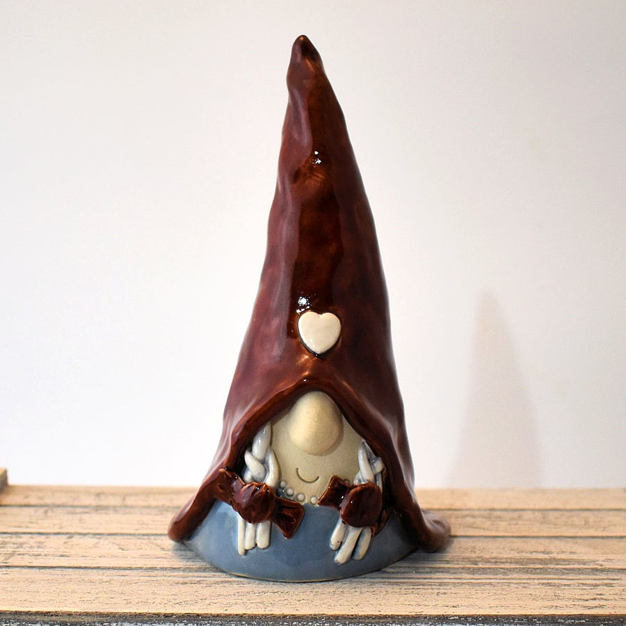 B014 Ceramic Stoneware Nisse Lady Gnome (UK postage included)