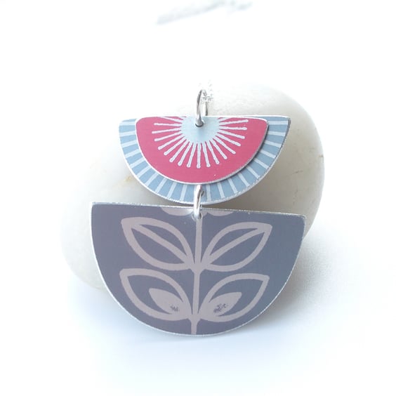 Red and grey folk art retro style flower pendant