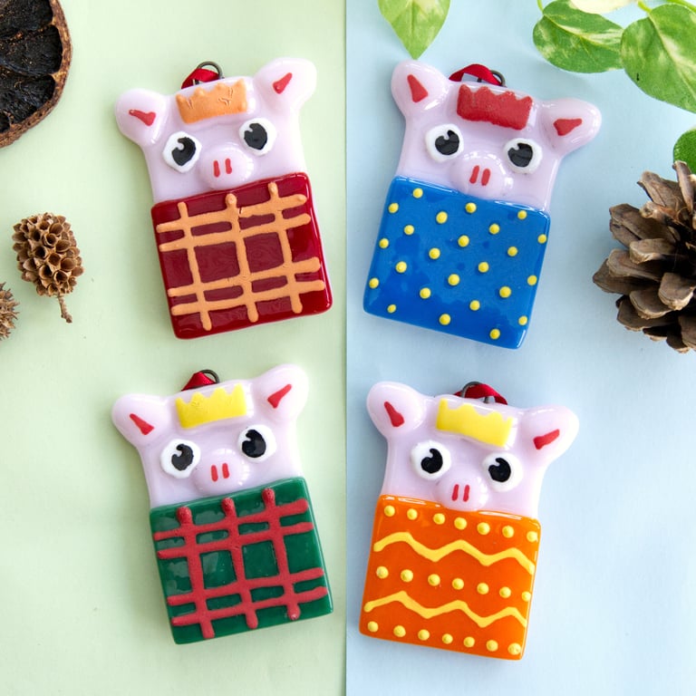 Fused Glass Pigs in Blankets Christmas Decorations