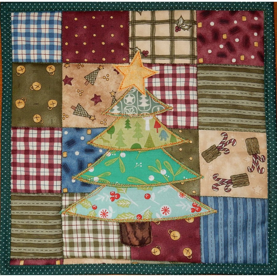 Christmas tree table centre