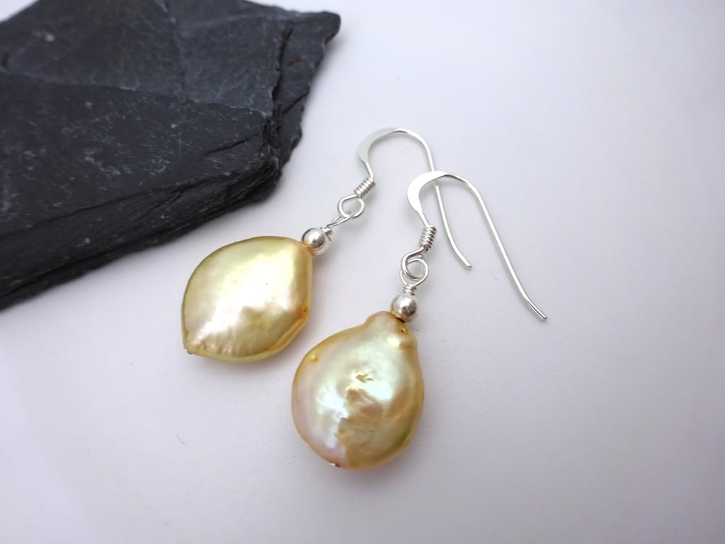 freshwater pearl gold earrings
