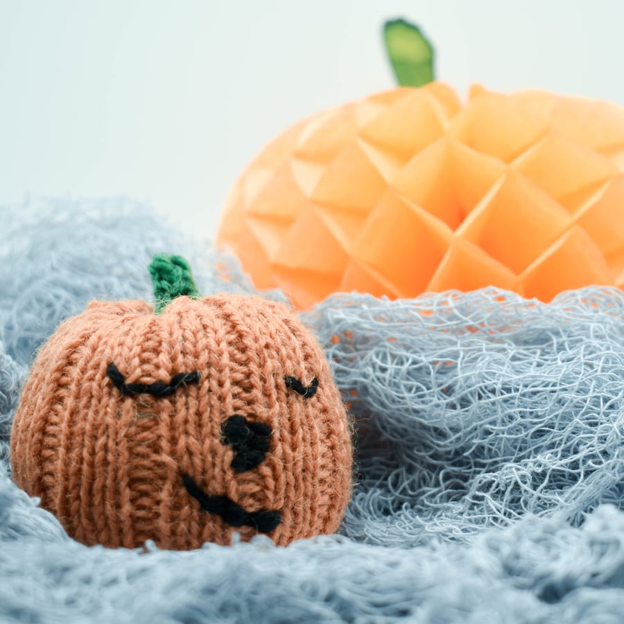SOLD - Hand knitted halloween pumpkin pin cushion 