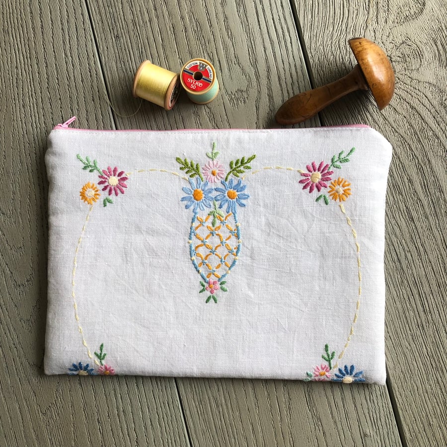 Vintage Linen Embroidered Zipped Pouch