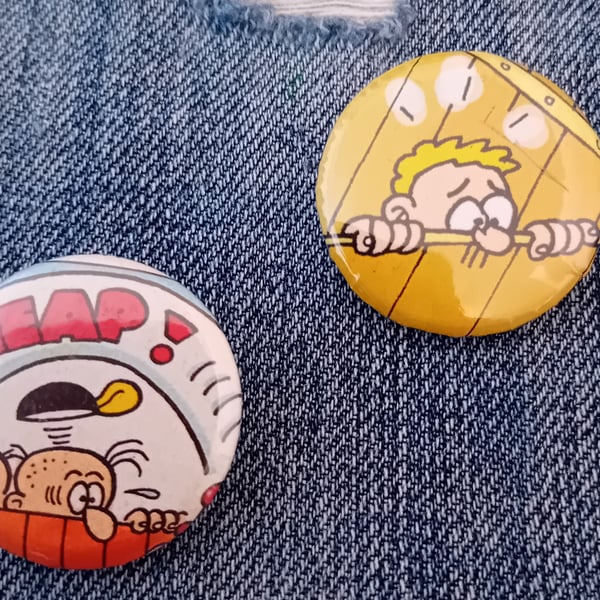 Vintage Comic Badge – Peeking Characters