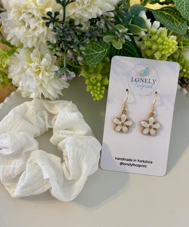 White Floral Drop Earrings with Matching Scrunchie Gift Set