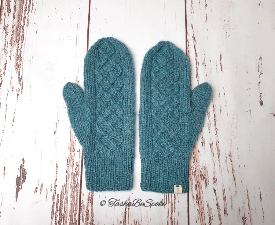 Women wool mittens, Hand knit mittens, Winter luxury gloves, Classic mittens