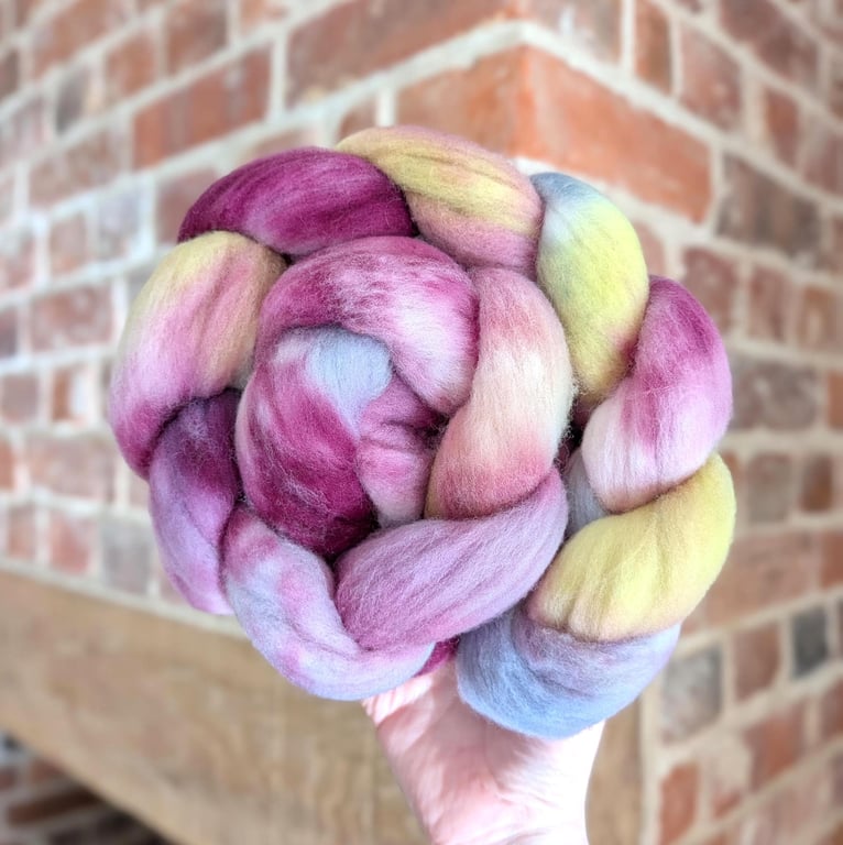 Hand Dyed Rambouillet Top 103g Spinning Fibre - Orchid