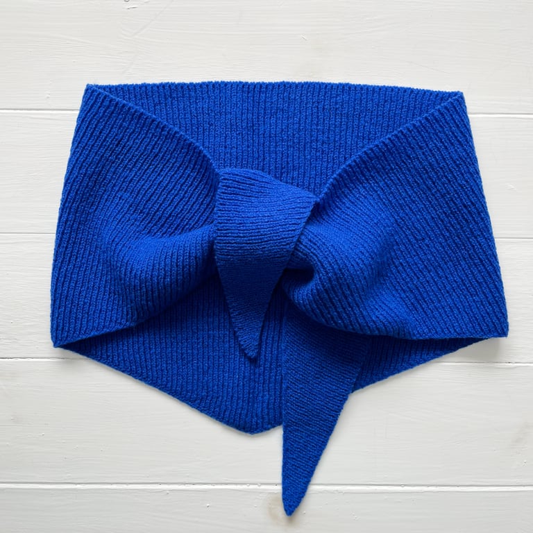 Lambswool neckerchief - blue