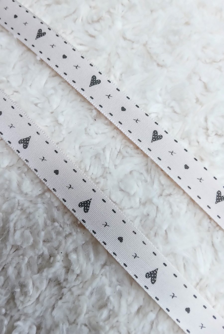 1 m dark blue hearts on cream GROSGRAIN15mm wide folk-style ribbon