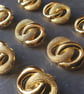 23mm 7 8" 36L figure 8 Gold Buttons, light weight x 4 Buttons - Image 1