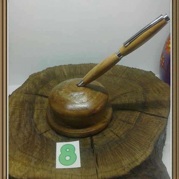 Oak pen