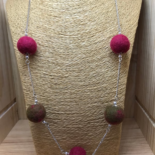  Felt Necklace. (295)