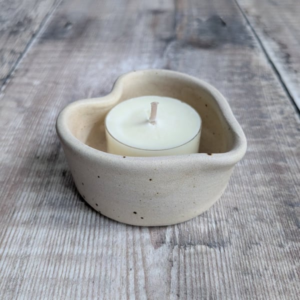 Perfectly imperfect Ceramic heart tealight, speckled cream