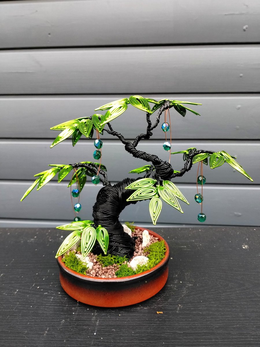 Emerald Rain Bonsai Sculpture – Handmade Aluminium Wire & Glass Beads (18cm)