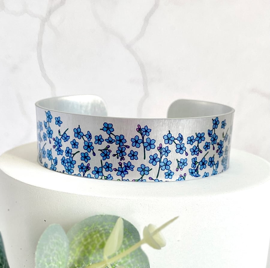 Cuff bracelet with Forget Me Nots, metal jewellery bangle, floral gifts (114)